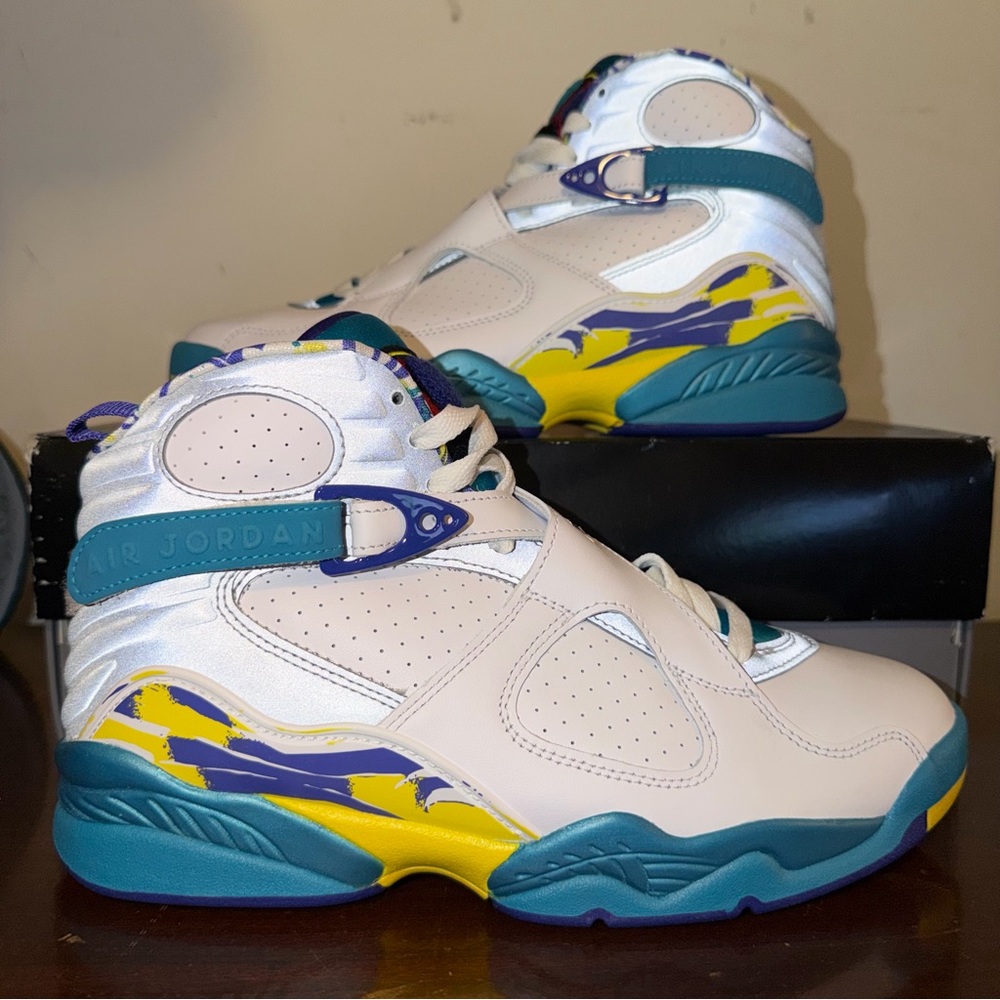 Wmns Air Jordan 8 Retro ‘White Aqua’ - BRAND NEW WITH DAMAGED BOX - SIZE 9W